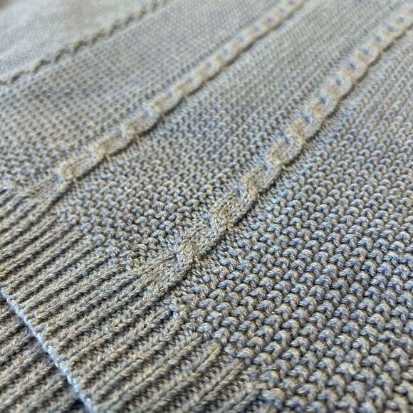 Aeropostale Women's Blue Knit V-Neck Long Sleeves Crop Pullover Sweater Size L/G - Picture 3 of 9